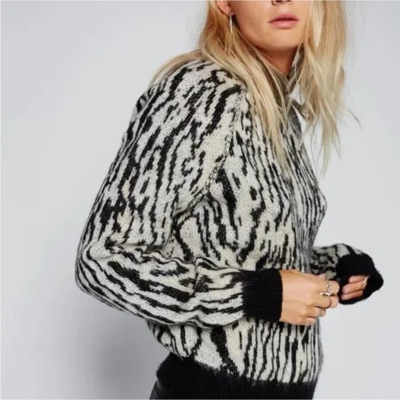 Free People Zebra Print Sweater Wool Blend Leave Me Wild Mock Neck Size XS - Picture 3 of 11